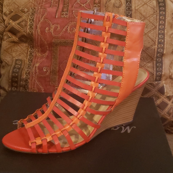 Shoes - Picture 3 of 4